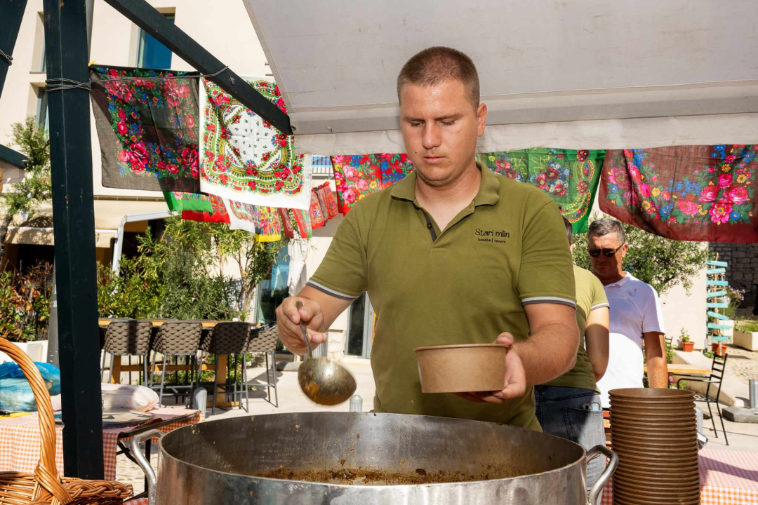 Sunčana subota bila je kao stvorena za marendu i đir po Betini 