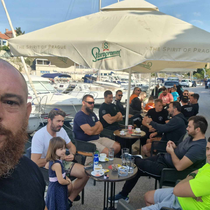 Svaka čast! Šibenski volonteri iz mora u Docu izvukli 60 vreća smeća