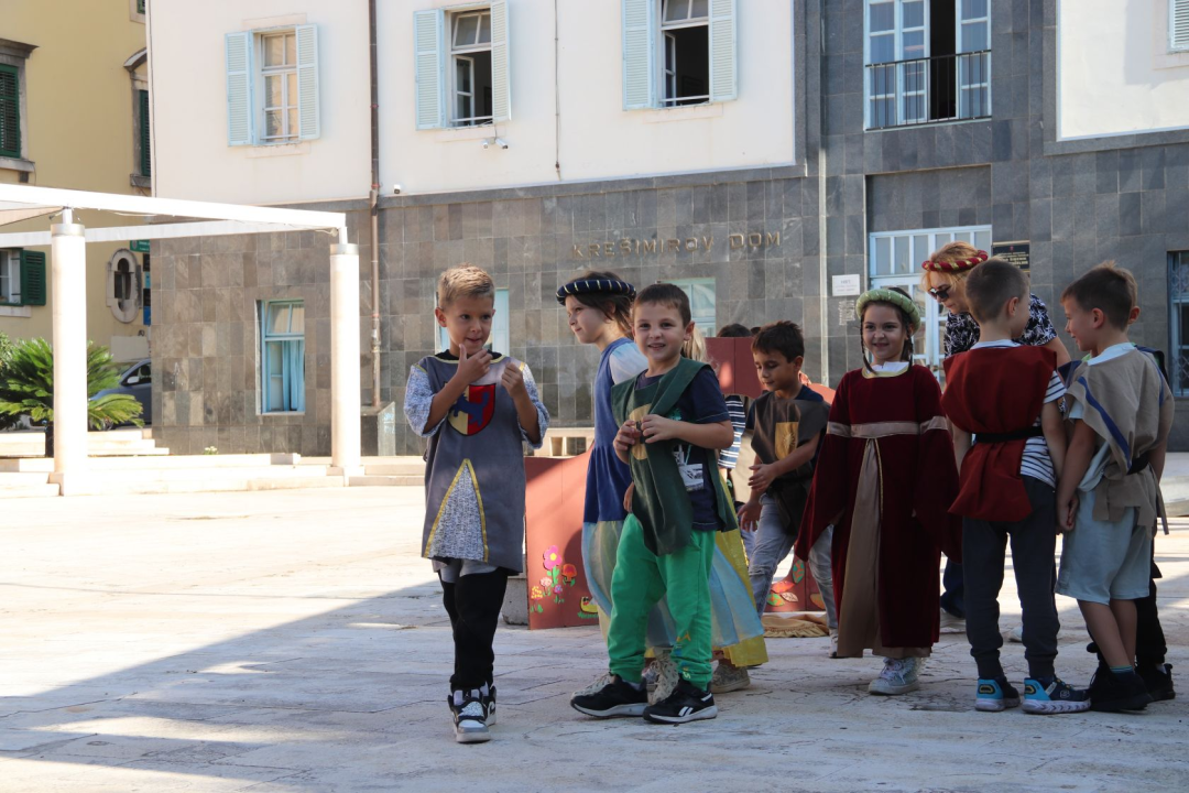 Mališani iz šibenskih vrtića glazbom, plesom i igrom obilježili Dan grada