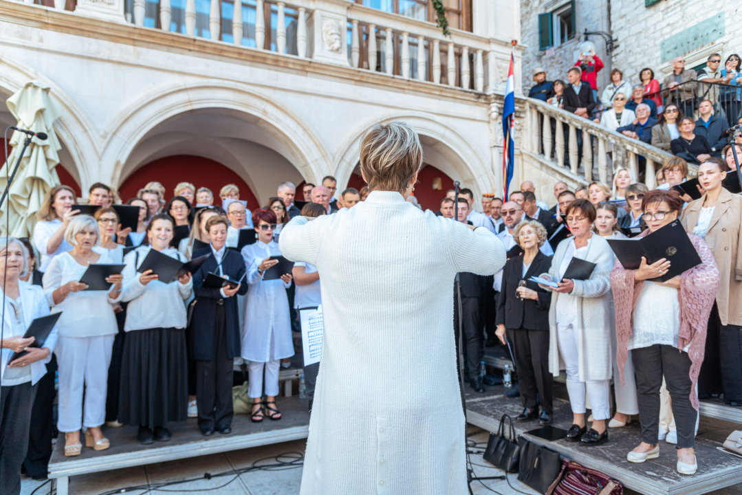 Povodom Dana Šibenika održana tradicionalna svečana procesija ulicama grada i sveta misa