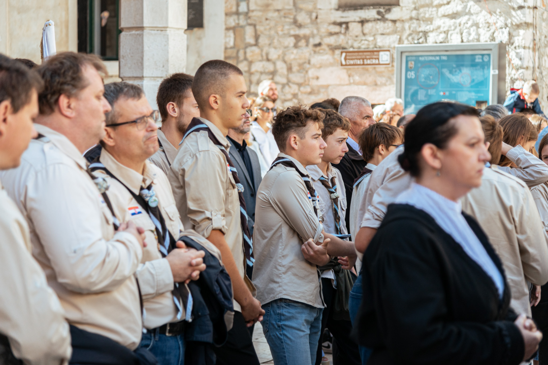Povodom Dana Šibenika održana tradicionalna svečana procesija ulicama grada i sveta misa