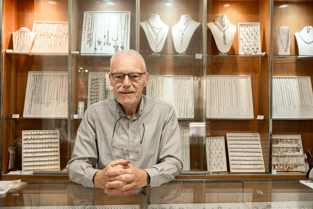 Ljazeru Čivljaku posao zlatara bio je suđen: 'Druga djeca su picavala zbog nogometa, ja bih odlazio u butigu'