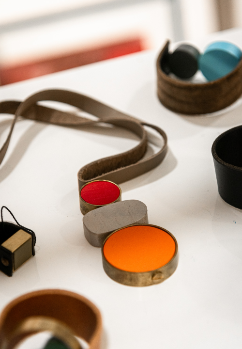 U Galeriji Juraj Dalmatinac ulovite umjetnine poznatih hrvatskih slikara po odličnim cijenama! 