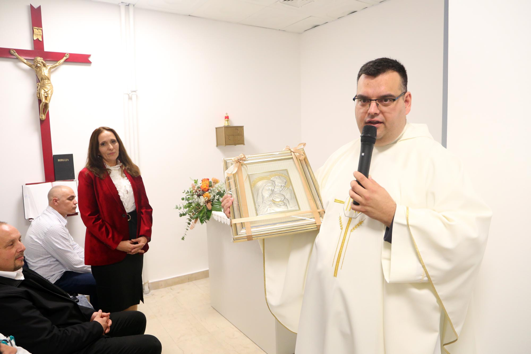 Biskup Rogić u Kninu blagoslovio novu bolničku kapelu