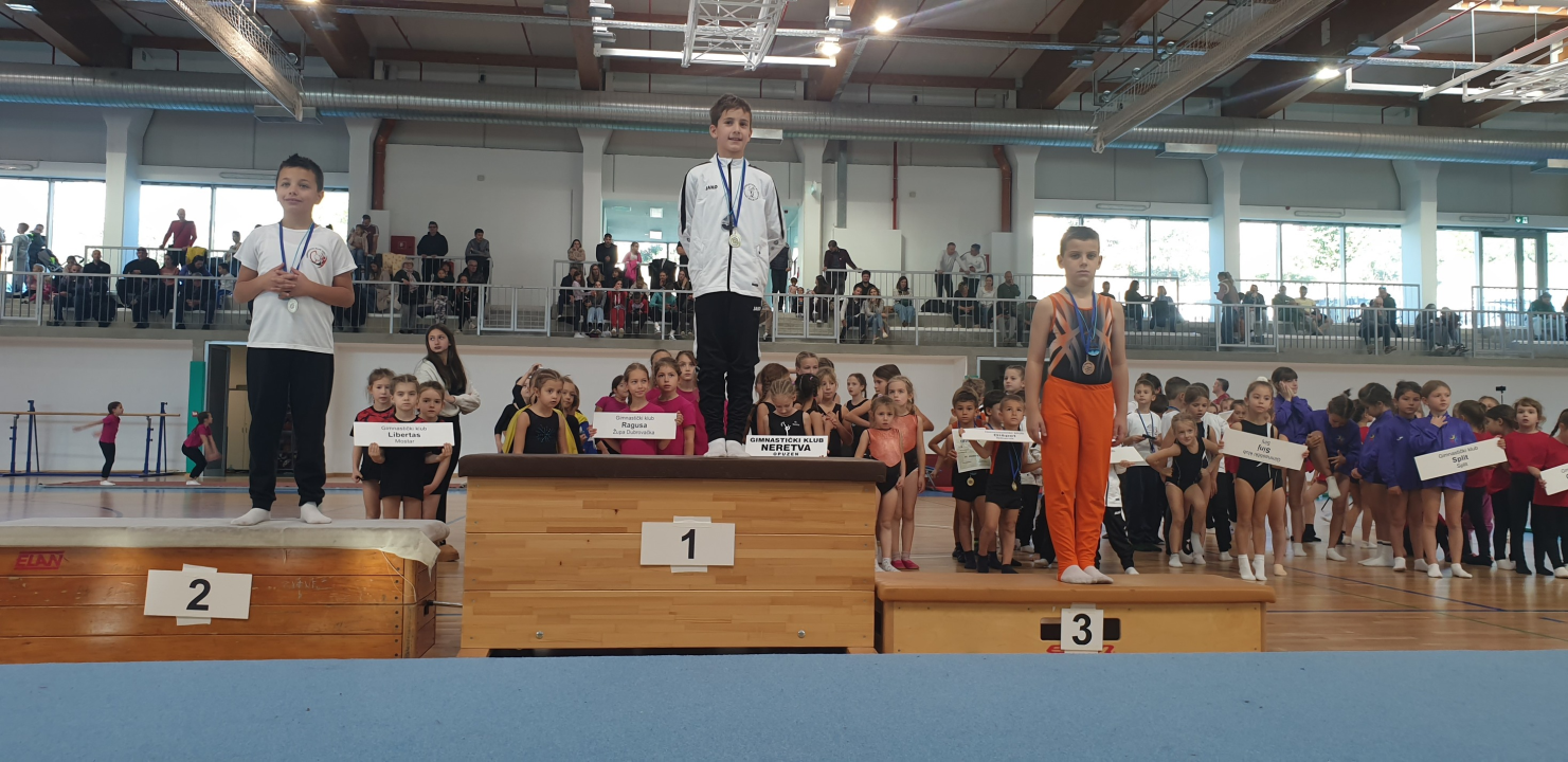 Gimnastičarka Dišpeta Lucija Vlahov viceprvakinja države u višeboju, Zorić četvrti, sedam medalja iz Solina