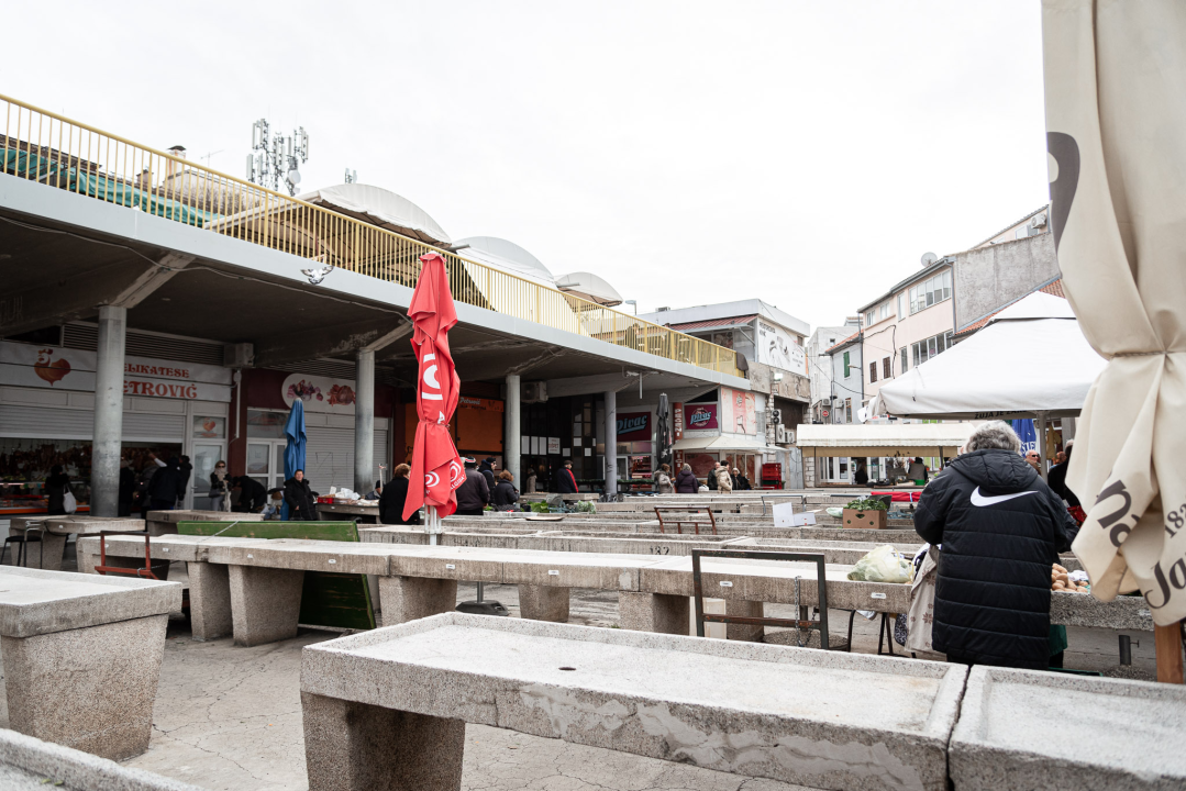 Svakodnevica šibenske peškarije: Uobičajena ponuda, uobičajeno prigovaranje 