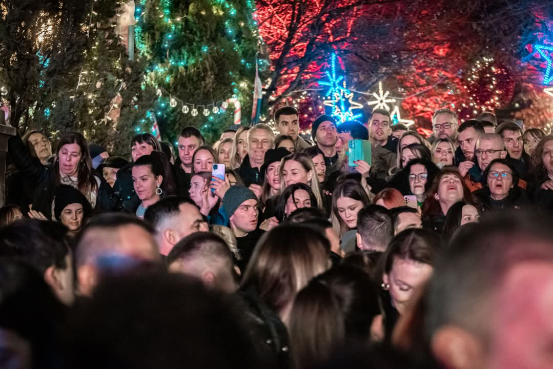 Gibonni u Parku spektakularno otvorio glazbeni program Adventure. Pogledajte kako je bilo