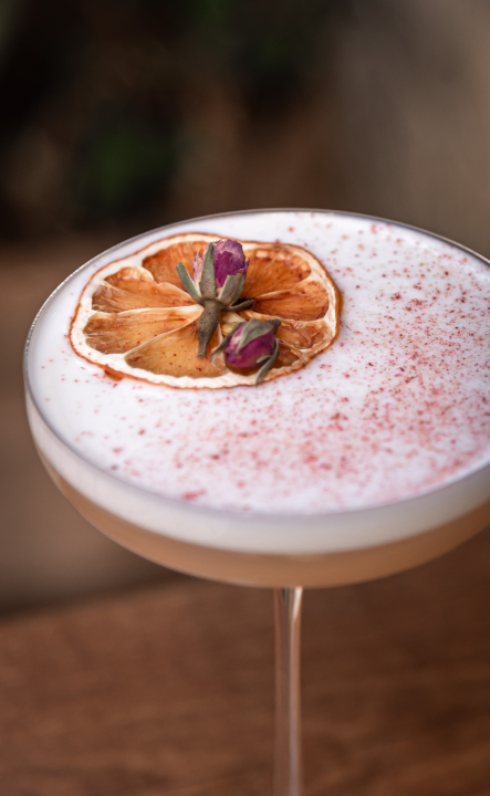 Zima u Vintage Baru: Uživajte u toplim koktelima i kreativnom programu 