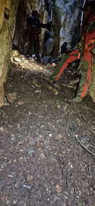 Od kade do školske torbe: Šibenski speleolozi i djelatnici NP Krka iz Jame Spaskraljica u dva dana izvadili hrpu otpada