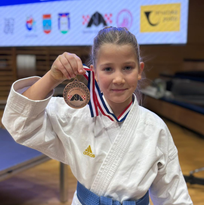 Veliki posao KK Okit na Prvenstvu Hrvatske: ekipno srebro u katama i bronca u borbama, uz 4 pojedinačne medalje