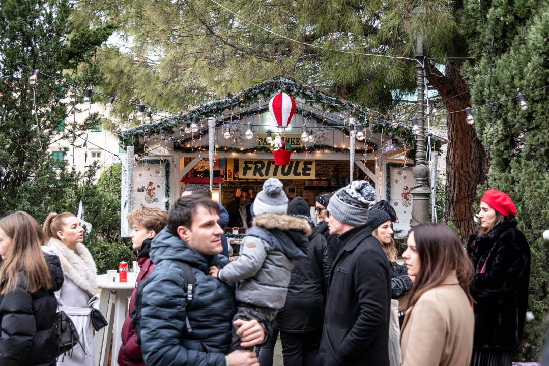 Tradicionalni koncert Fenixa: Šibenčanima bura ne ometa zabavu