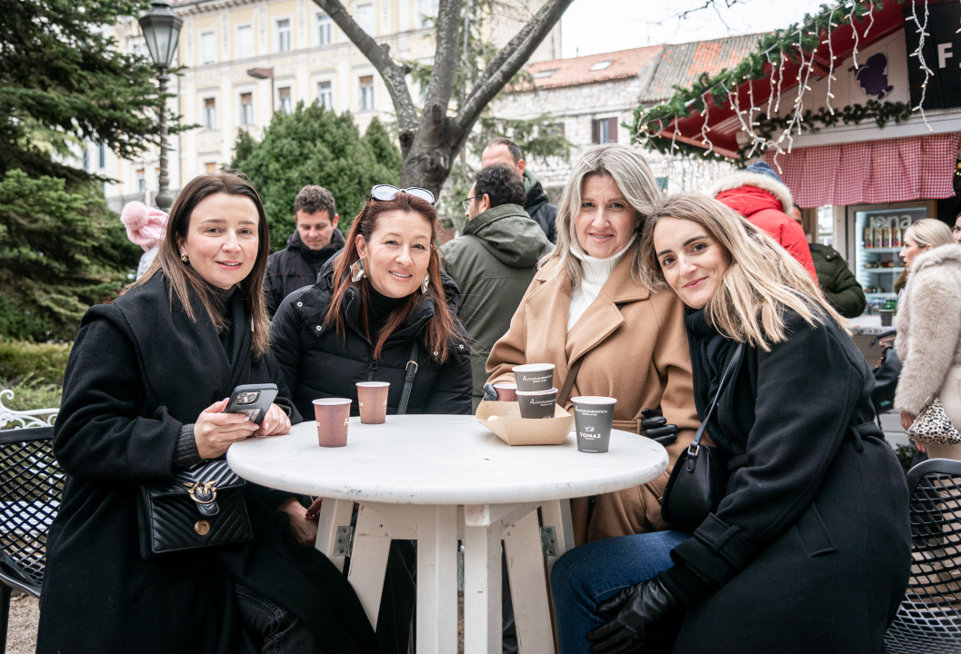 Tradicionalni koncert Fenixa: Šibenčanima bura ne ometa zabavu