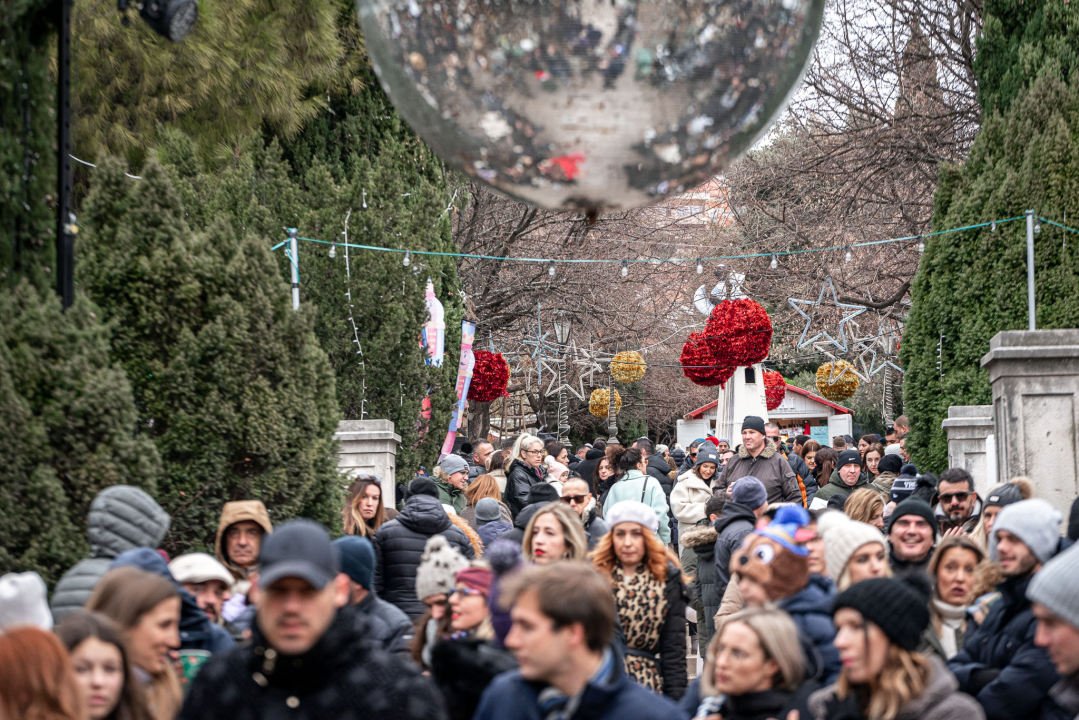 Tradicionalni koncert Fenixa: Šibenčanima bura ne ometa zabavu