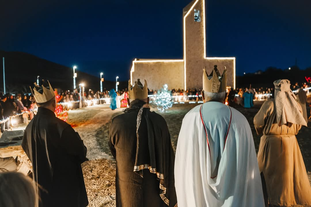 U Čavoglavama uprizorene žive jaslice. Pogledajte kako je bilo