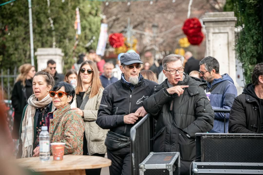 Top Show Band Cabaret zagrijava Šibenčane u parku