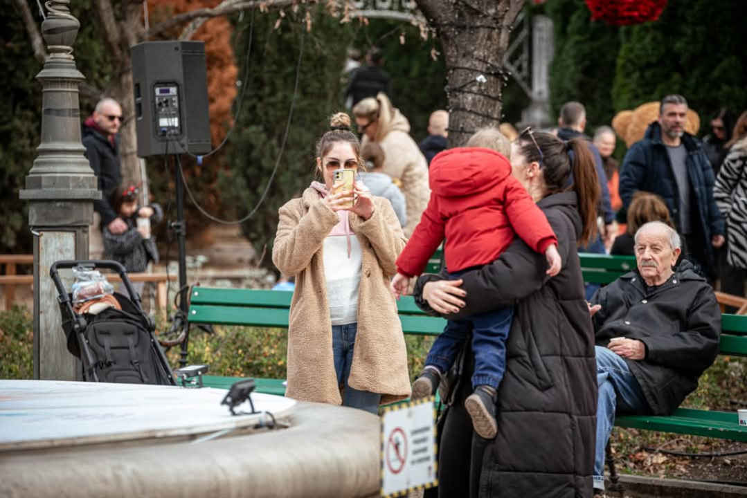 Top Show Band Cabaret zagrijava Šibenčane u parku
