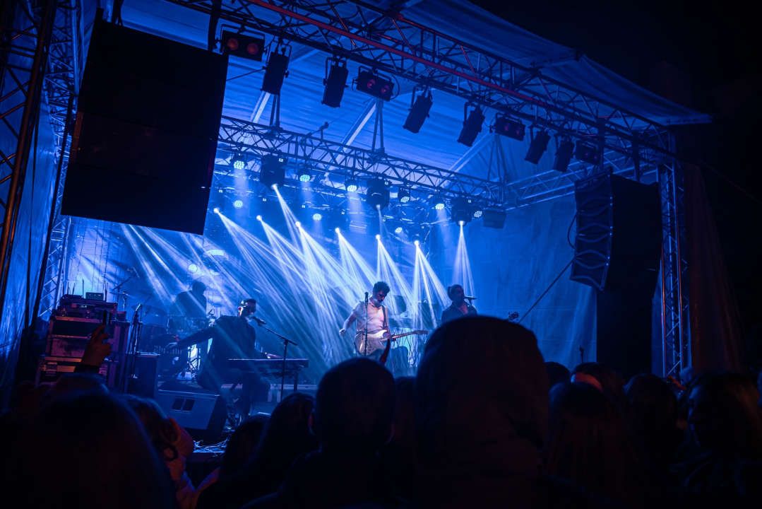 Odlična atmosfera: Šibenik je Novu godinu u đardinu dočekao uz Silente i Blue Vinil