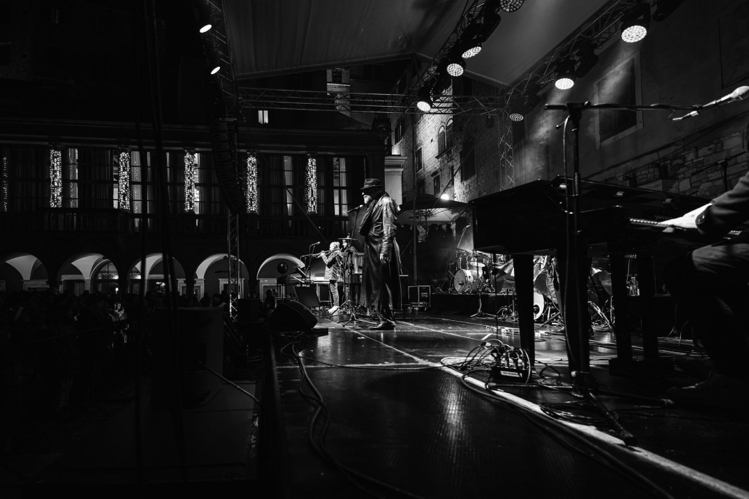 Šibenik 2025. dočekao u stilu: Plesalo se ispred dvije gradske pozornice!  