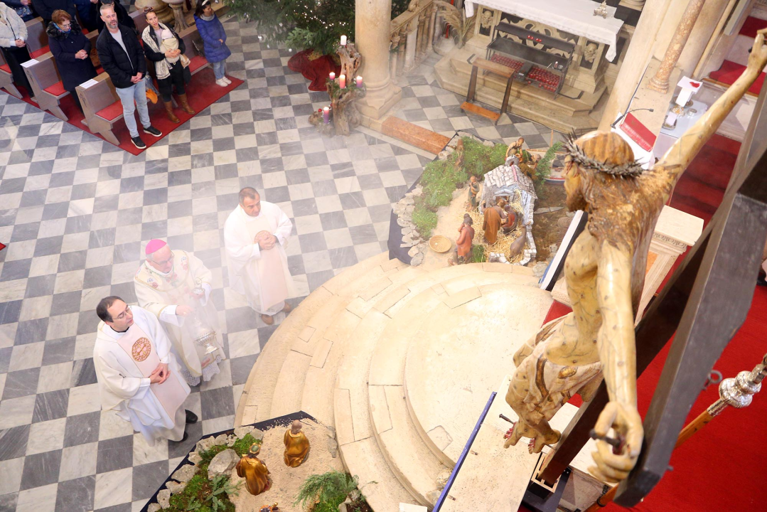 Šibenski biskup Tomislav Rogić predvodio novogodišnje svečano misno slavlje