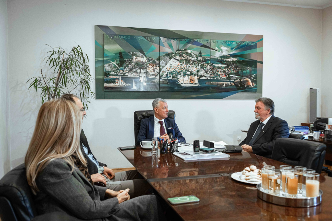 Gradonačelnik Burić ugostio Željka Krnčevića: 'Novom ravnatelju i Gradu Šibeniku uvijek će biti na raspolaganju'