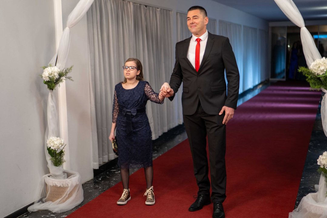 FOTOGALERIJA Zavirite na spektakularni Maturalni ples Ekonomske škole (2)