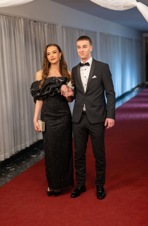 FOTOGALERIJA Zavirite na spektakularni Maturalni ples Ekonomske škole (2)