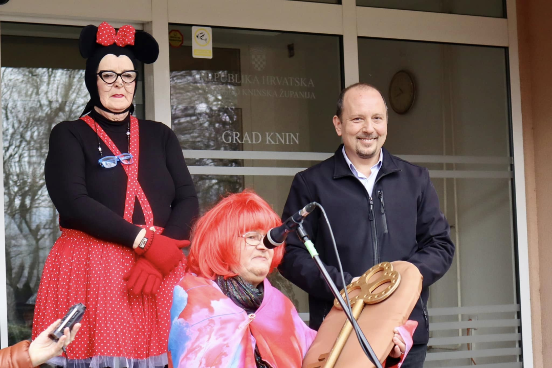 Kninske maškare preuzele ključeve grada 