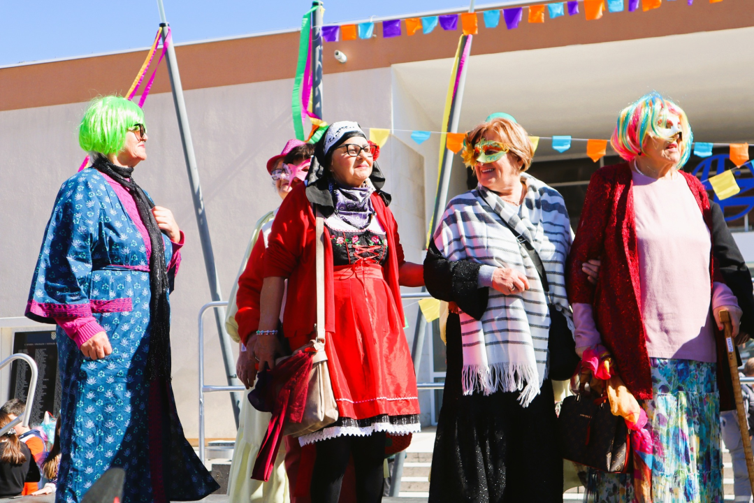 Vesela atmosfera: Velikoj maškaranoj povorci u Kninu pridružili se svi uzrasti