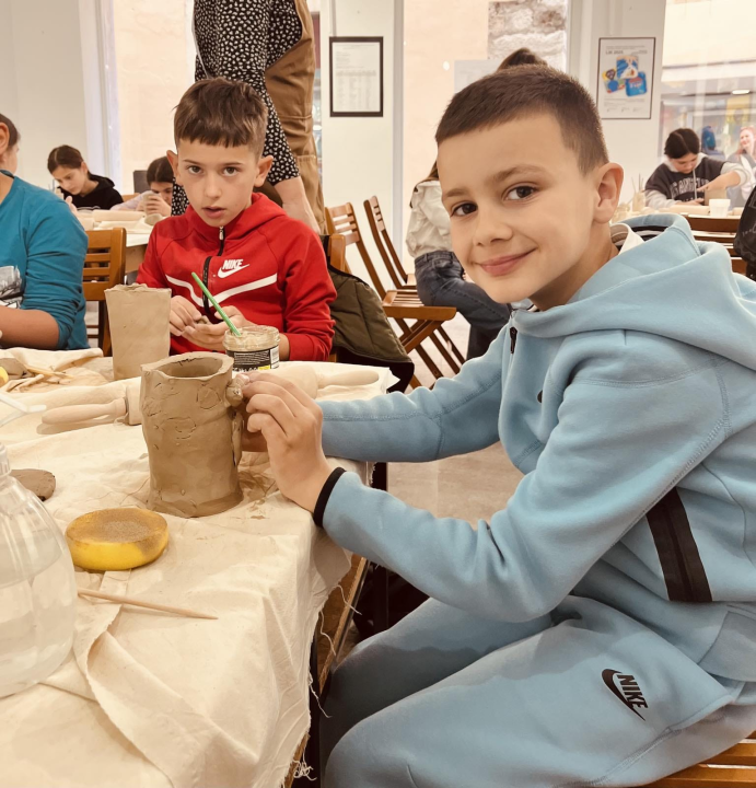 Mali kipari: Školarci iz Unešića izrađivali predmete s motivima katedrale sv. Jakova