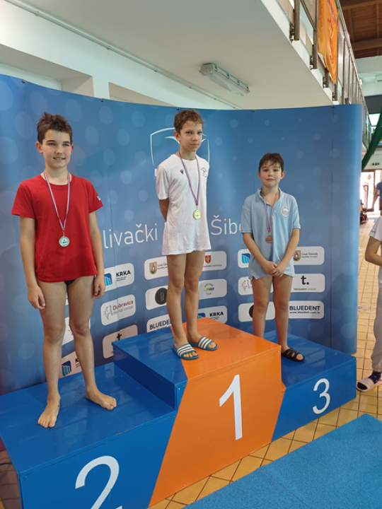 FOTO: Članovi Mora Niko Koloper i Luka Šupe uzeli tri medalje na Prvenstvu Dalmacije za početnike