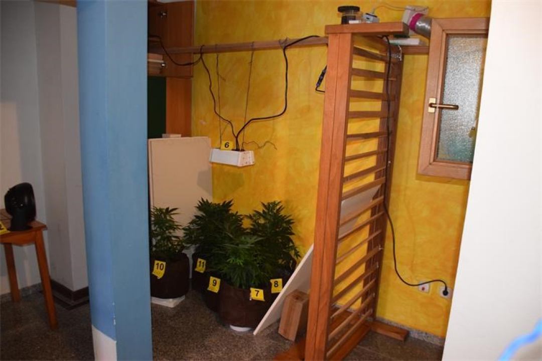 FOTO U Vodicama pronađen improviziran laboratorij za proizvodnju droge, 'poduzetnik' priveden