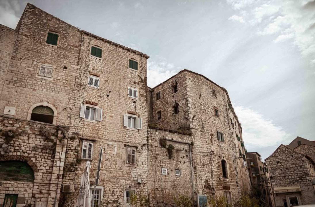 Dolac – povijesna duša Šibenika s mediteranskim šarmom