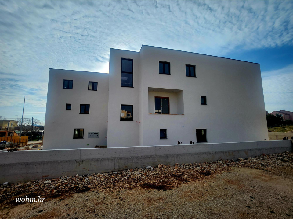 FOTO Prodaju se stanovi na mirnoj lokaciji u Vodicama!