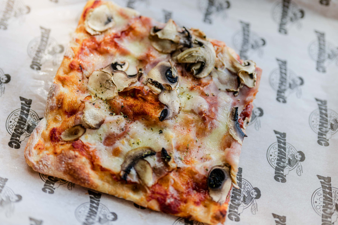 FOTO U Pizzaholicu probajte rimsku pinsu i al taglio jer hrskavost mijenja pravila!