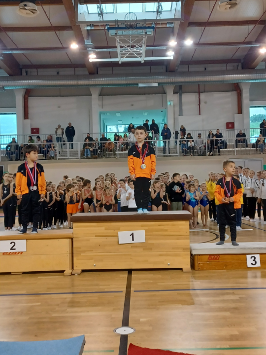 FOTO: Gimnastičari Dišpeta nastupili u Solinu, u dvije konkurencije osvojili ekipnu prvu poziciju