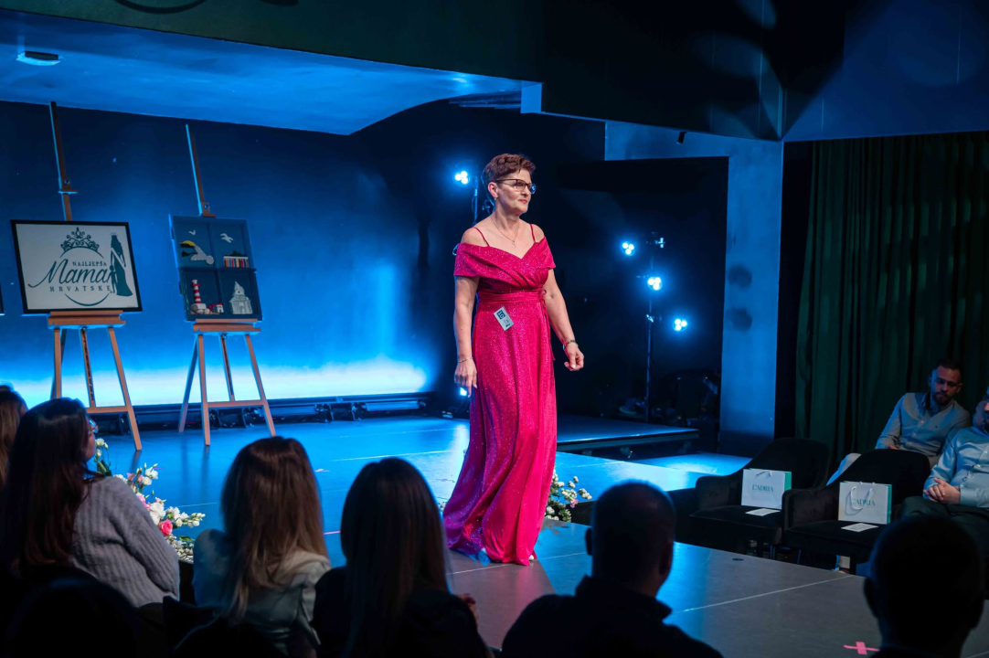 FOTO Šibenčanka Petra Nižić proglašena najljepšom mamom Hrvatske