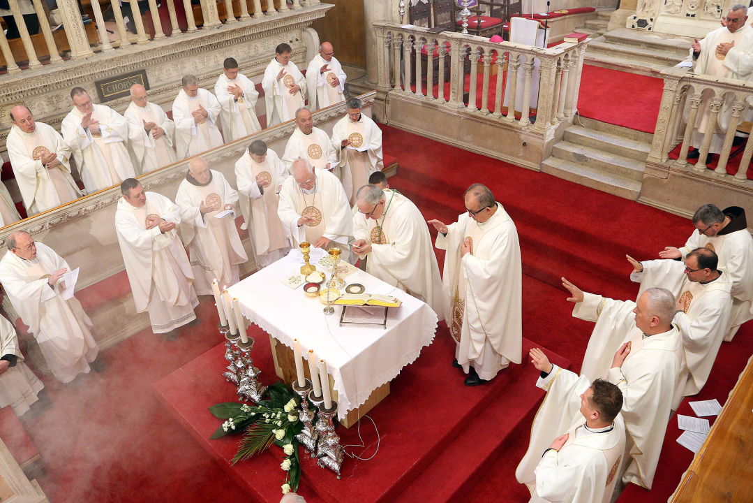 Održana misa posvete ulja u katedrali sv. Jakova