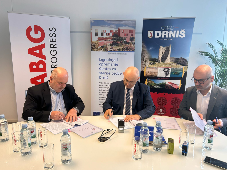 Potpisan ugovor između Grada Drniša i izvođača radova na Centru za starije osobe