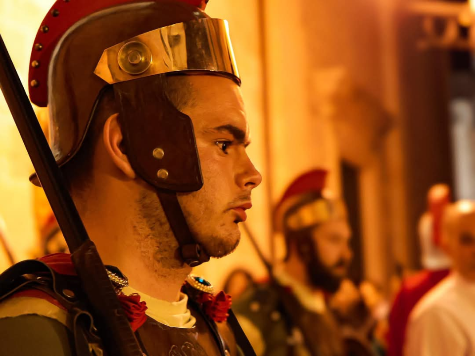 Veliki petak u Vodicama obilježen mirnom procesijom kroz grad