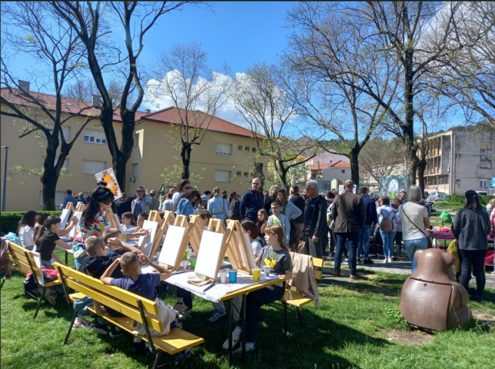 Uskrsni sajam u Kninu okupio brojne posjetitelje