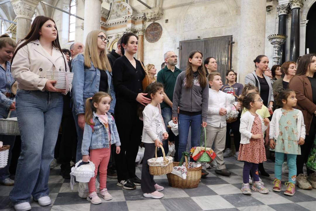 Blagoslov hrane u šibenskoj katedrali okupio brojne vjernike