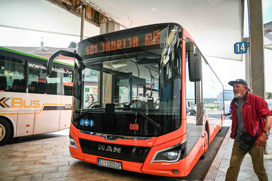 Linija 401 za Jadriju