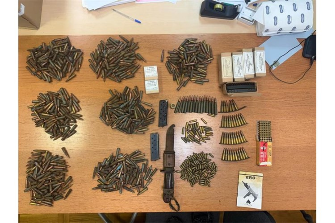 Šibenska policija zaplijenila opasan arsenal: Ilegalno oružje, mina, droga i duhan