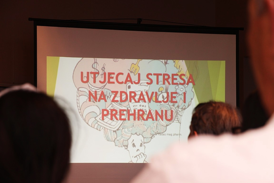 Predavanje farmaceutkinja Sanje Radas i Martine Silov u vodičkoj knjižnici