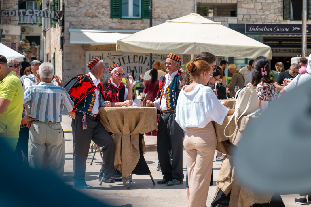 'Taste like...marenda' u Primoštenu: U dobroj hrani i zabavnom programu uživali i domaći i furešti