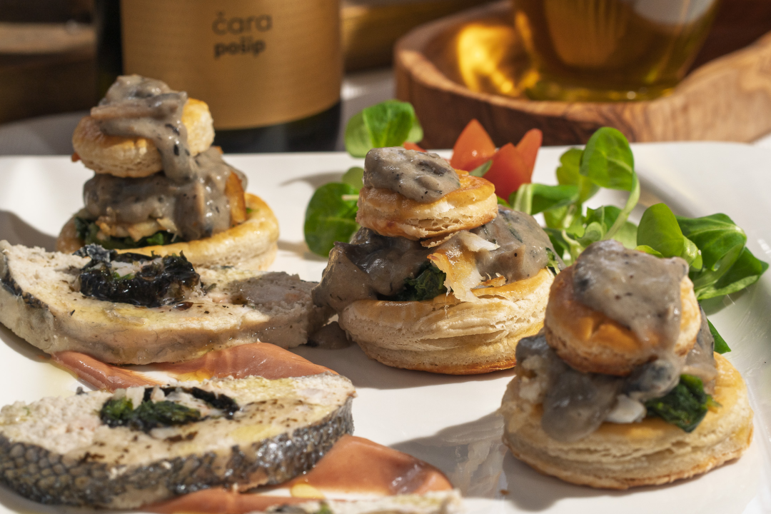 FOTO Doživite okus Dalmacije na pijatu u Konobi Oli!