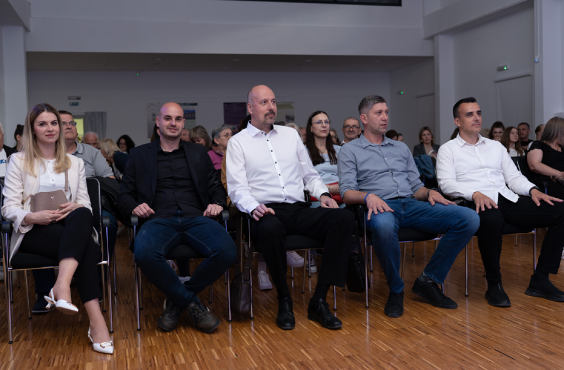 Paško Rakić Kninu poklonio kazališnu večer umjesto političkog skupa