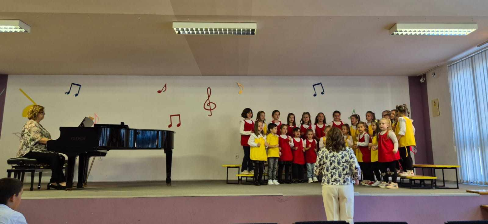 U Drnišu održan susret zborova