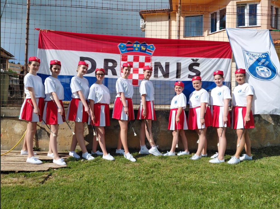 Drniške mažoretkinje prvi put otvorile utakmicu