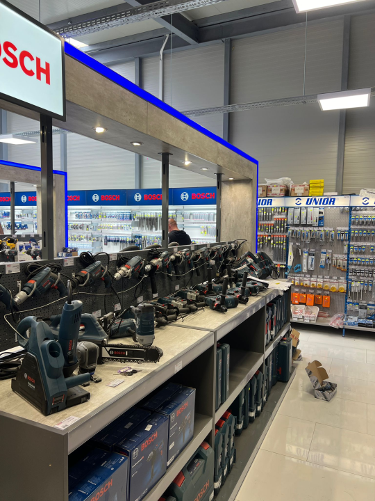 FOTO Besplatna hrana i piće, ogromni popusti i zabava – Građa preuredila svoju poslovnicu u Šibeniku!